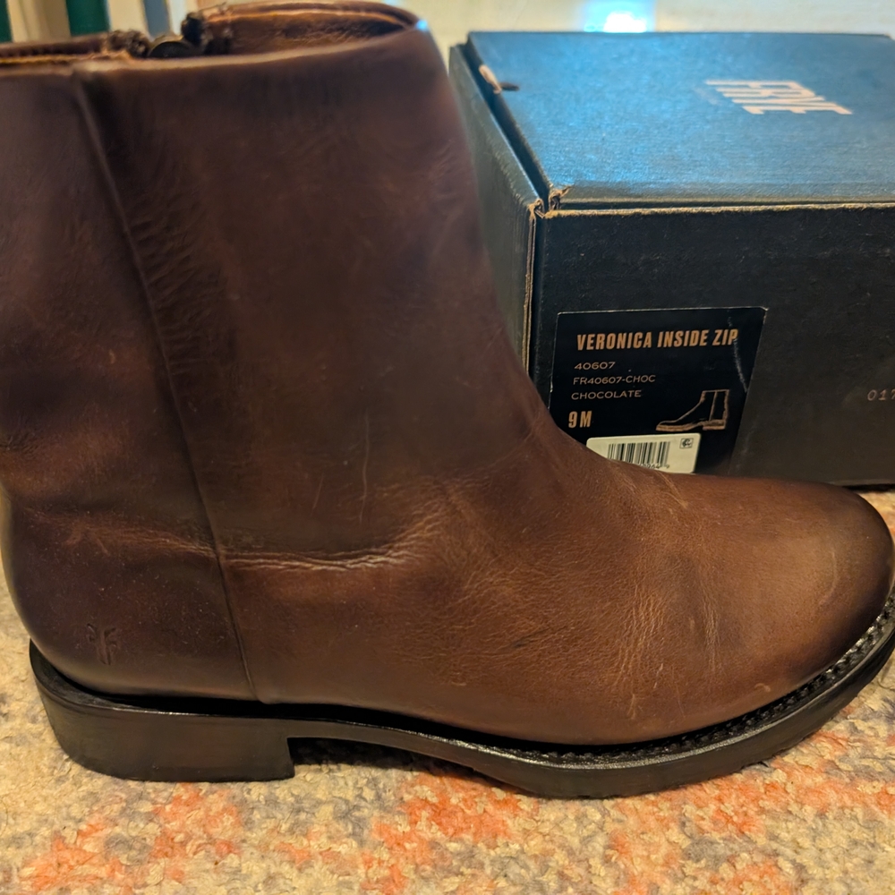 Women's Brown Leather Boots - Picture 8 of 11
